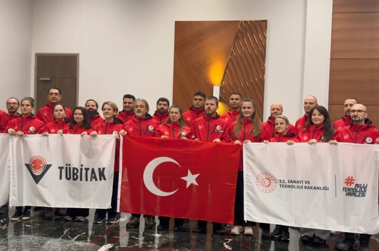 Bakan Kacır: "17 bilim insanı Antarktika’da özellikle iklim değişikliğine yönelik nitelikli araştırmalar gerçekleştirecekler" 