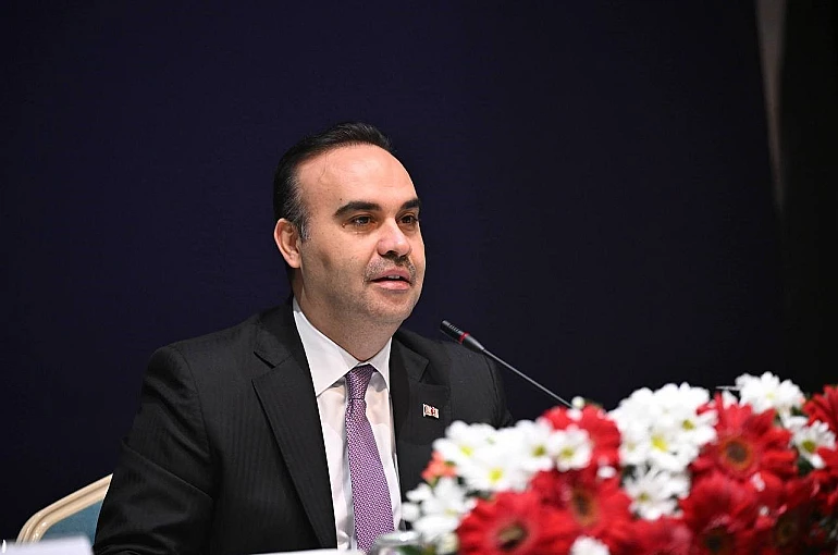 Bakan Kacır: "Ceyhan’da kurduğumuz Endüstri Bölgesini önümüzdeki dönemde entegre kimya sanayii yatırımlarının adresi yapacağız" 