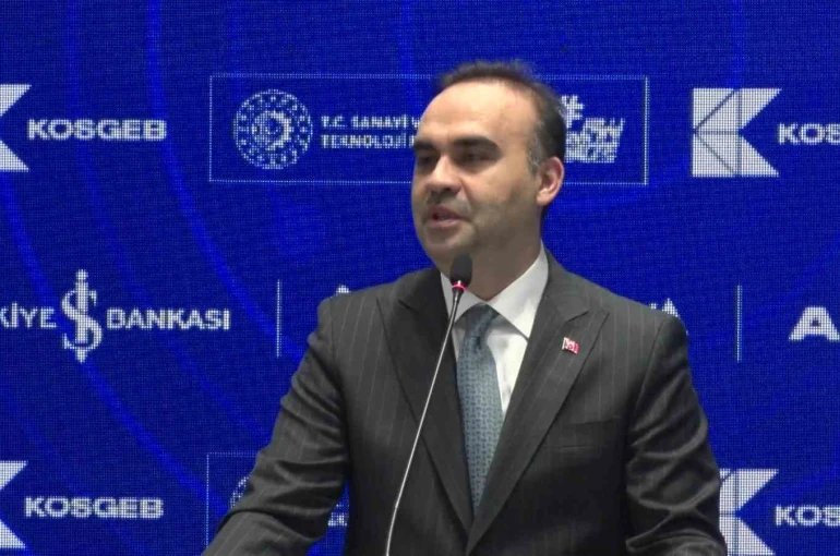 Bakan Kacır: "Etrafı ateş çemberiyle sarılı zor bir coğrafyada yer alan Türkiye, istikrar ve güven adresi olarak fırtınalara göğüs geriyor" 