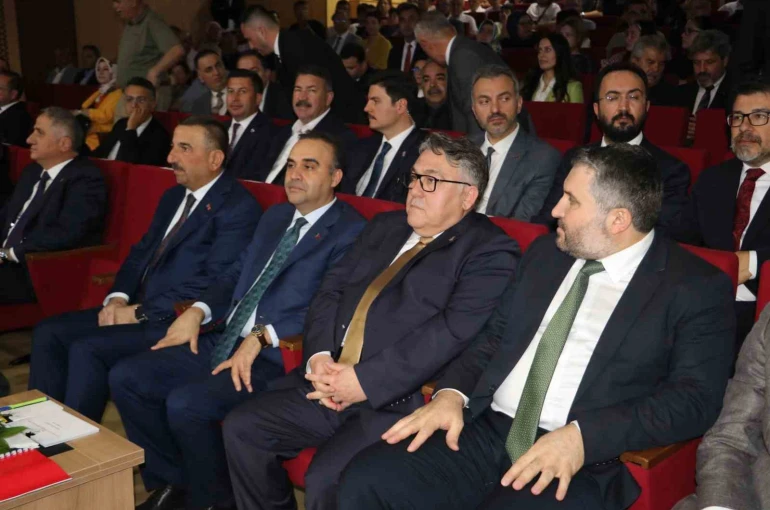 Bakan Kacır: "NATO Zirvesi’nde Türkiye’nin gücü bir kez daha görüldü"