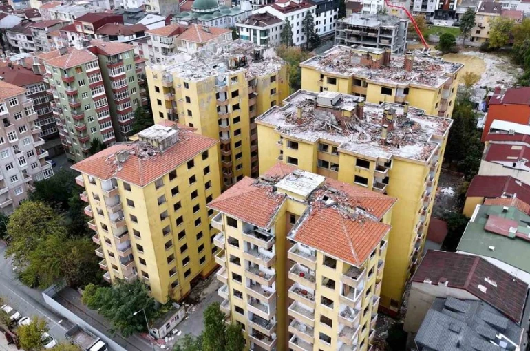 Bakan Kurum: "Doğuş Sitesi sakinleri artık korkuyla uyumayacak" 