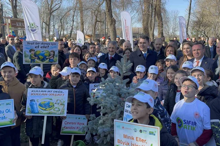 Bakan Kurum, sıfır atık şenliğine katıldı