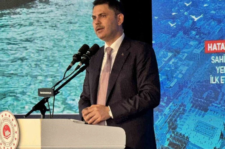 Bakan Kurum: "Sındırgı’da 80’i konut 127 bağımsız bölümün ağır hasarlı olduğunu belirledik" 