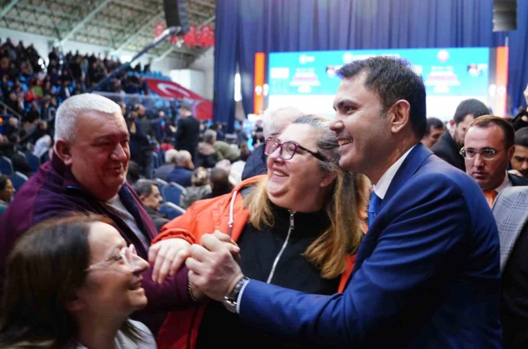 Bakan Kurum: "Türkiye zorluklar karşısında dimdik ayakta" 