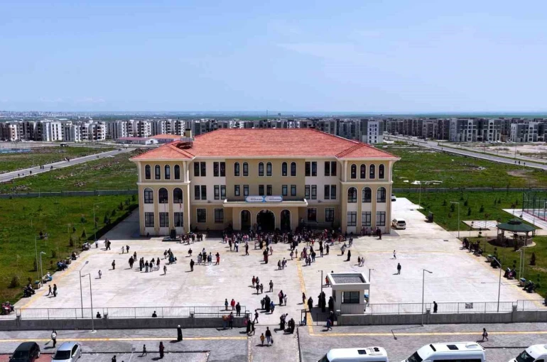 Bakan Kurum’dan 23 Nisan’da deprem bölgesi paylaşımı 