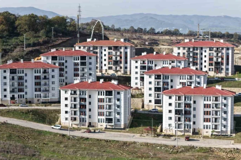 Bakan Kurum’dan Yalova sosyal konut paylaşımı: "Türkiye’yi ev sahibi yapıyoruz"