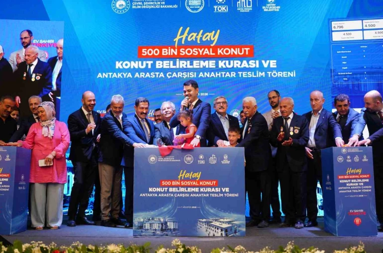 Bakan Kurum’un katılımıyla Hatay’da 8 bin 500 hak sahibinin konutu belirlendi