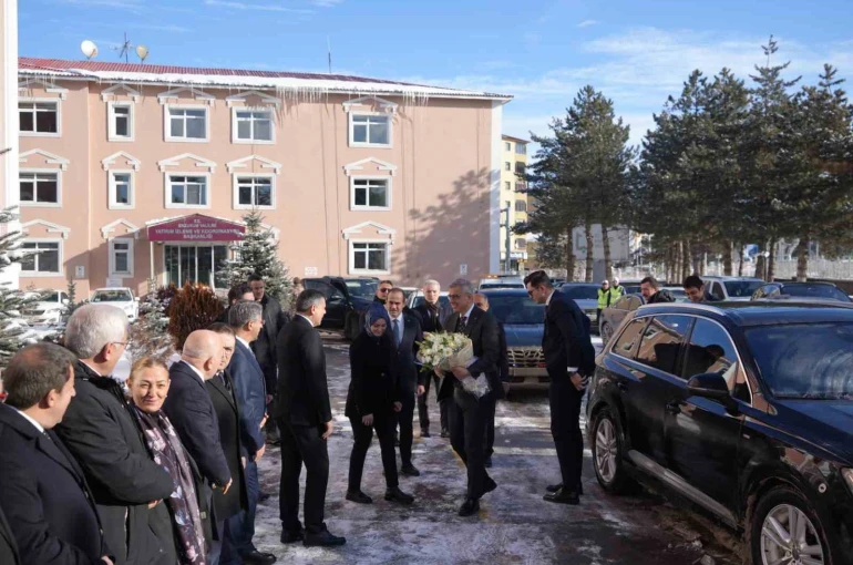 Bakan Memişoğlu: "Sağlık hizmetlerinin daha iyi olması için neler yapacağımızı yerinde değerlendirmek için buradayız"