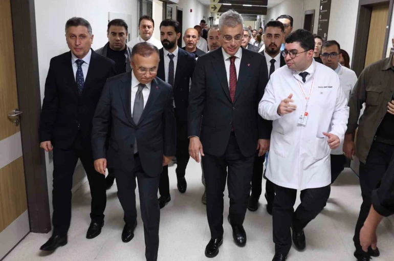 Bakan Memişoğlu’ndan saldırıya uğrayan Yeni Parti Milletvekili Meriç’e ziyaret