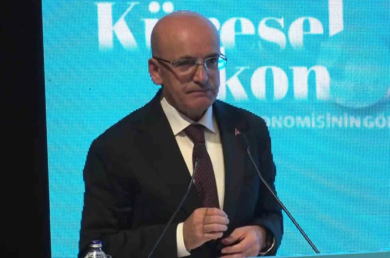 Bakan Şimşek: "2026 yılında dezenflasyonu güçlü bir şekilde devam ettireceğiz" 