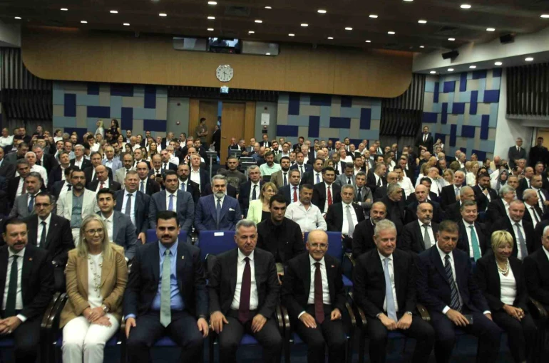 Bakan Şimşek, İzmir’de iş dünyasıyla buluştu 