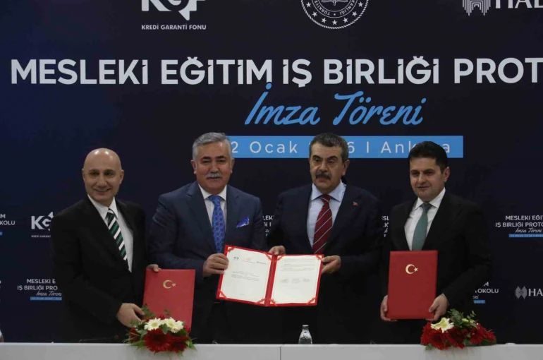 Bakan Tekin: "2024 yılı yaz ayında Mesleki ve Teknik Eğitim Politika belgesi yayınladık ve bu anlamdaki iş birliklerimizi bir adım daha öteye taşıdık"