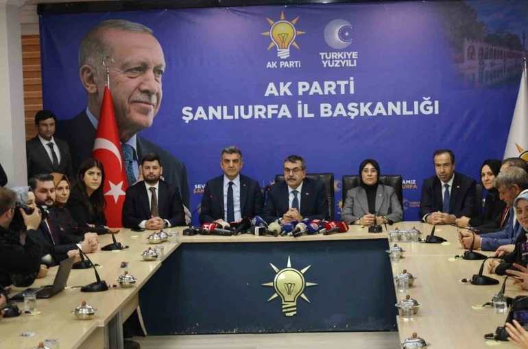 Bakan Tekin: "Depremden etkilenen 11 ilimizin tamamında devam eden yatırımlarımızla yüzde 15 daha fazla dersliğimiz olacak" 