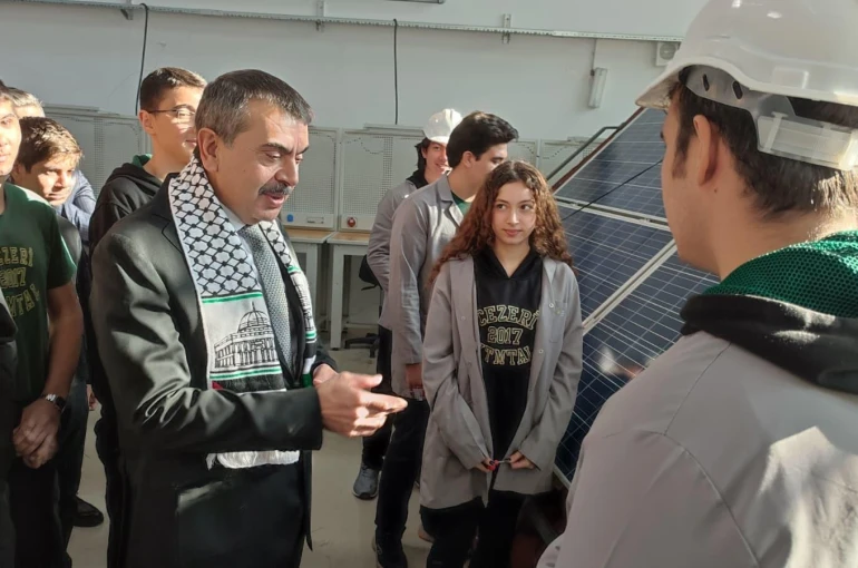 Bakan Tekin: "Dünyadaki eğitim sektörüyle herkesin insan haklarına egemen olacağına inanıyorum"