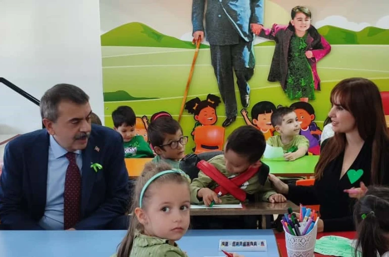 Bakan Tekin: "Hepimizin bir eksiği, bir engeli var" 