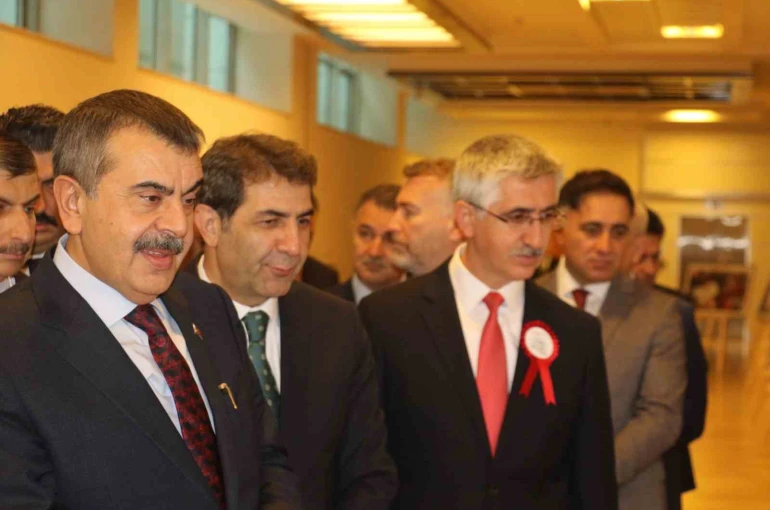 Bakan Tekin: "Her çocuk ve her insan bizim gözümüzde eşittir" 