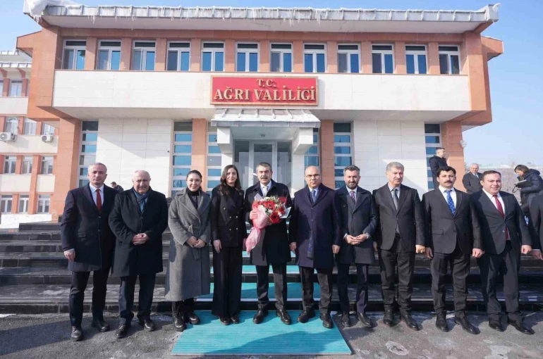 Bakan Tekin: "İlk defa ortaöğretim kurumlarına kayıt yaptıran öğrencilerimizde mesleki ve teknik eğitimin oranı yüzde 43’e çıktı"