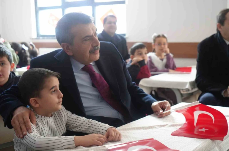 Bakan Tekin, "Kimsenin dini inancını sorgulamadık" 