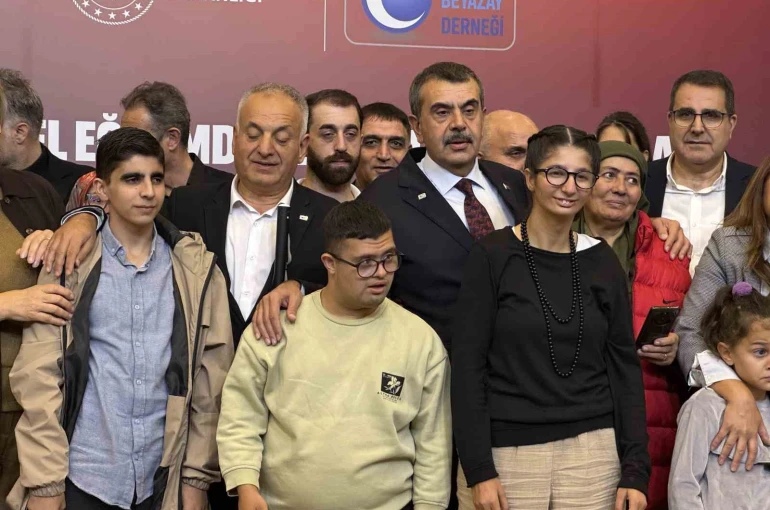 Bakan Tekin: "Özel rehabilitasyon merkezlerinde eğitim desteği verdiğimiz yaklaşık 600 bin özel eğitim öğrencimiz var" 