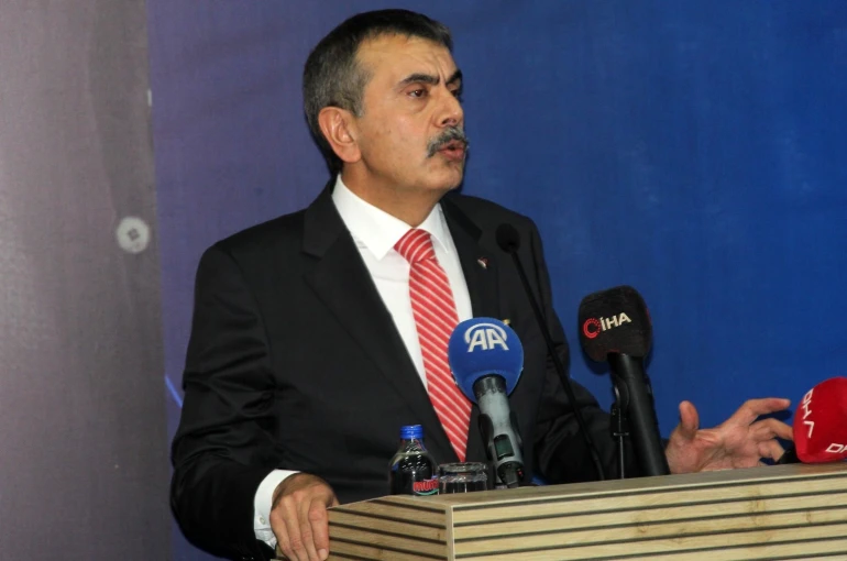 Bakan Tekin, "Siyaset üzerine düşeni yaptı, şimdi sıra millette"