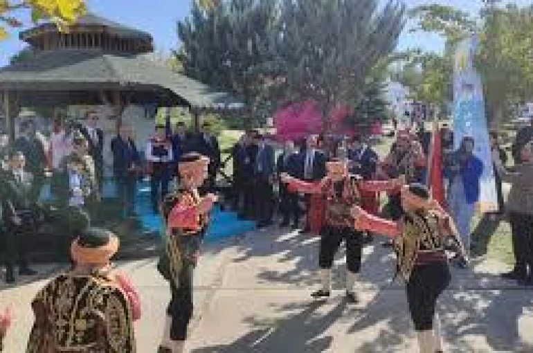 Bakan Tekin ve Bakan Yumaklı, 'Tarımın Yıldızları Çocuk Şenliği'nde bir araya geldi