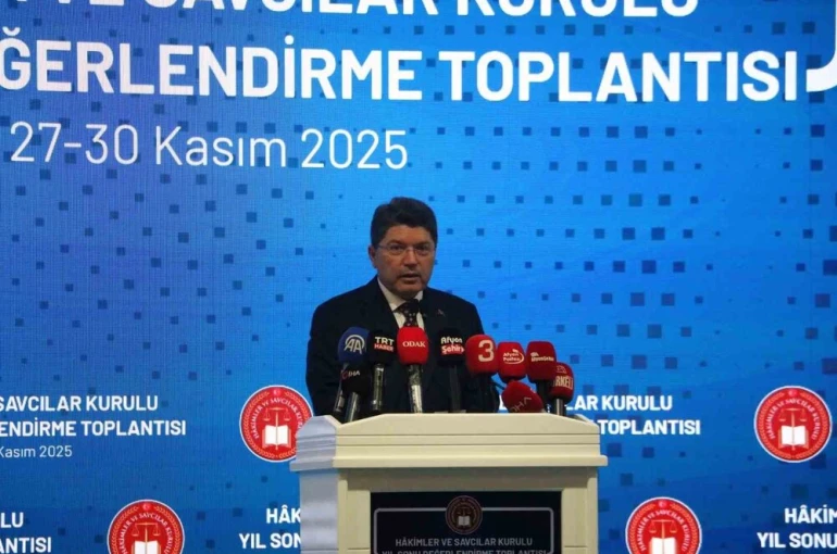 Bakan Tunç: "Hakim ve savcılar hakkında açılan bin 861 soruşturma ve incelemeden bin 331’i neticelendirildi" 