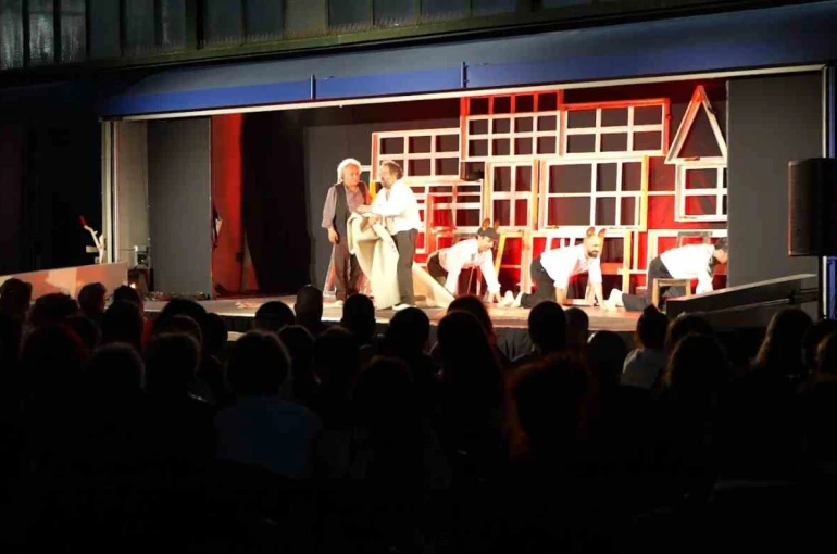 Bakan Uraloğlu: "13 farklı gar ve istasyonda toplam 25 tiyatro oyunu sahnelenecek" 