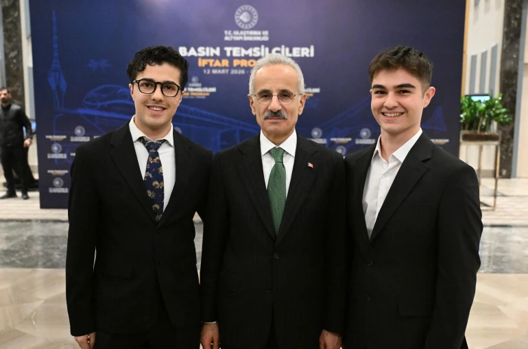 Bakan Uraloğlu: "800 tane geminin hala Hürmüz Boğazı'nda olduğunu söyleyebilirim"