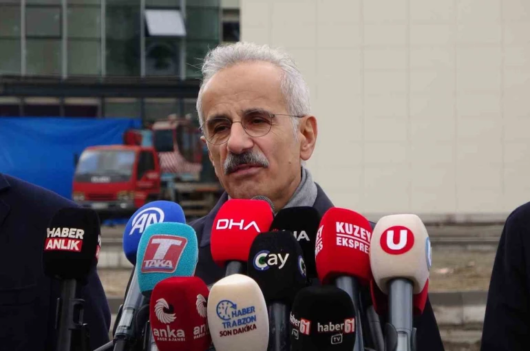 Bakan Uraloğlu: "İran, Irak, Suriye, Lübnan ve Ürdün‘e olan bütün uçuşları 2 Mart’a kadar iptal ettik"