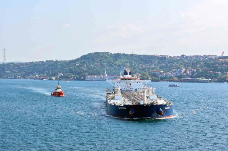 Bakan Uraloğlu: "Kıyı Emniyeti ekipleri 2025 yılında 199 can kurtarma operasyonu ile 631 kişiyi kurtardı" 