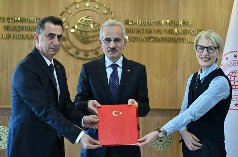 Bakan Uraloğlu: "Türkiye tarafında prototip üretim merkezi olarak TÜRASAŞ projede merkez rol üstlenecek"