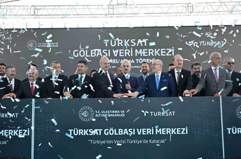 Bakan Uraloğlu: "TÜRKSAT uydularımız 5,5 milyar nüfusa hitap ediyor" 