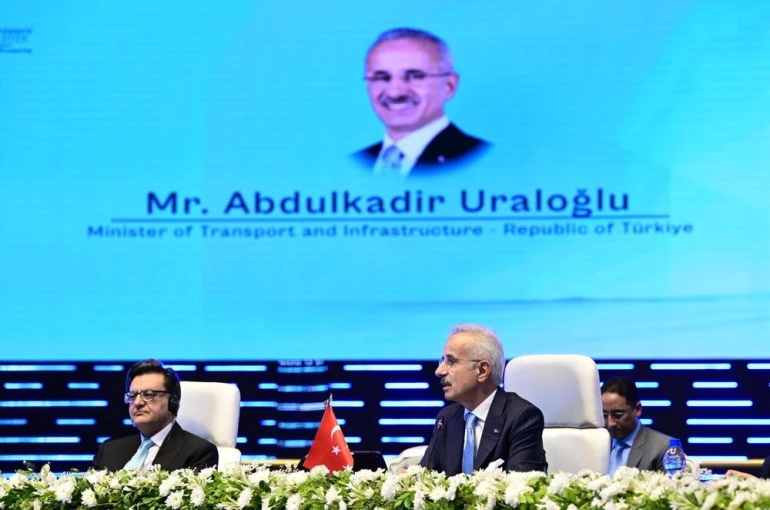 Bakan Uraloğlu: "Ülkemizin stratejik konumunu yaklaşık 300 milyar dolarlık yatırım ile daha da güçlendirdik" 