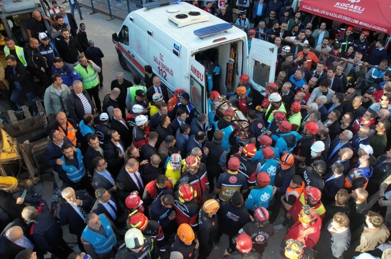 Bakan Yardımcısı Aktaş: "Dilara'yı sağ olarak çıkardık, iletişim kurabiliyor"