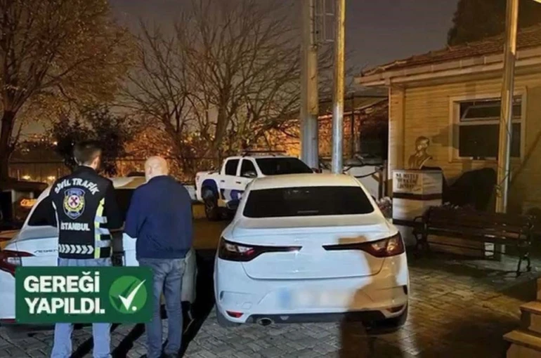 Bakan Yerlikaya: "Başka bir aracın önünü kesmeye çalışan sürücülere caydırıcı cezalar geliyor" 