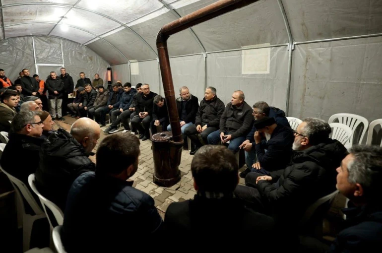 Bakan Yerlikaya, Yalova’da şehit polis Yasin Koçyiğit’in ailesini ziyaret etti 