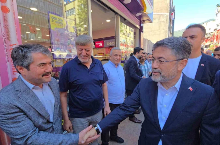 Bakan Yumaklı, AK Parti Karabük teşkilatını ziyaret etti 