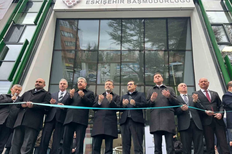 Bakan Yumaklı, Eskişehir’de TMO’nun yeni binasını açılışını gerçekleştirdi