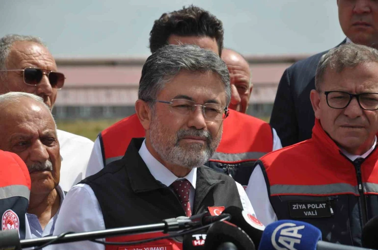 Bakan Yumaklı Kars’ta GEKİS’i tanıttı: Büyükbaş hayvancılıkta "dijital kimlik" dönemi başladı 