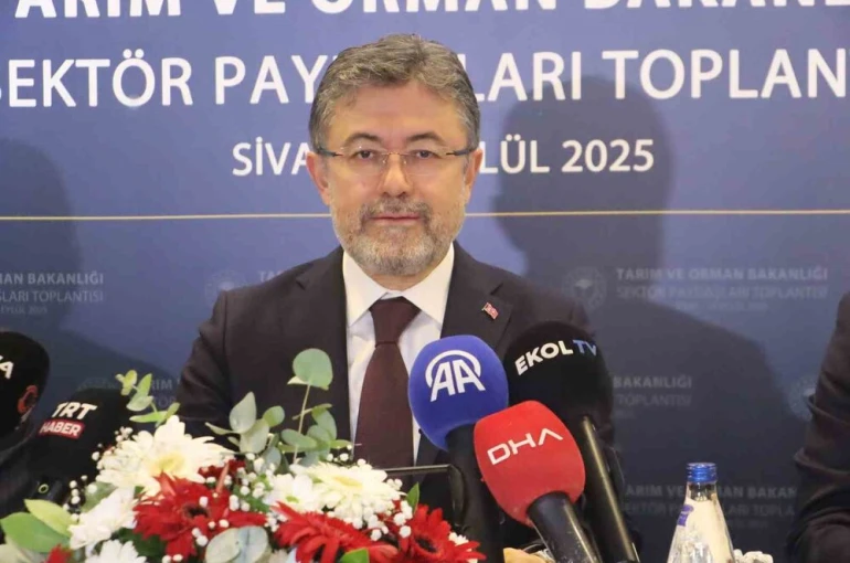 Bakan Yumaklı: "Sektörümüze yönelik bu dezenformasyonlar bizlerin moralini bozmuyor" 