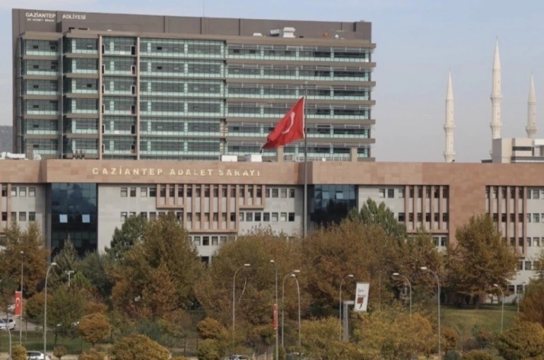 Balıkçı cinayetinde firari sanığın kardeşi tanık olarak dinlendi 