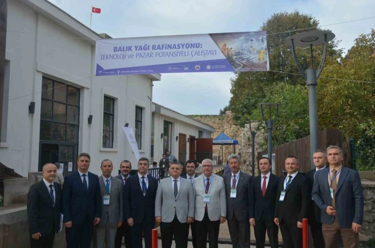 Balıkçılık sektörü Sinop’ta bir araya geldi: Balık yağı üretim potansiyeli ortaya çıkarılıyor 