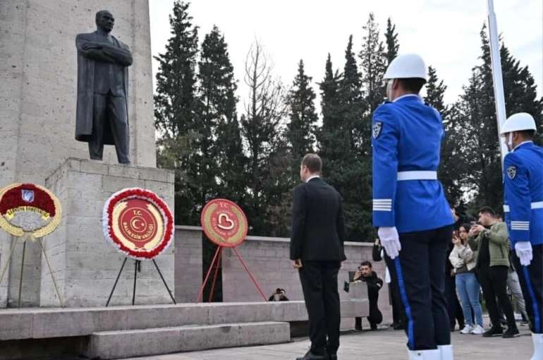 Balıkesir, 10 Kasım’da Ata’sını andı 