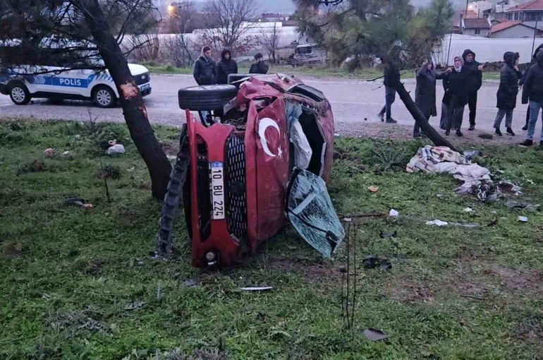 Balıkesir Çevre Yolu’nda takla atan otomobil yan yattı: 2 yaralı 