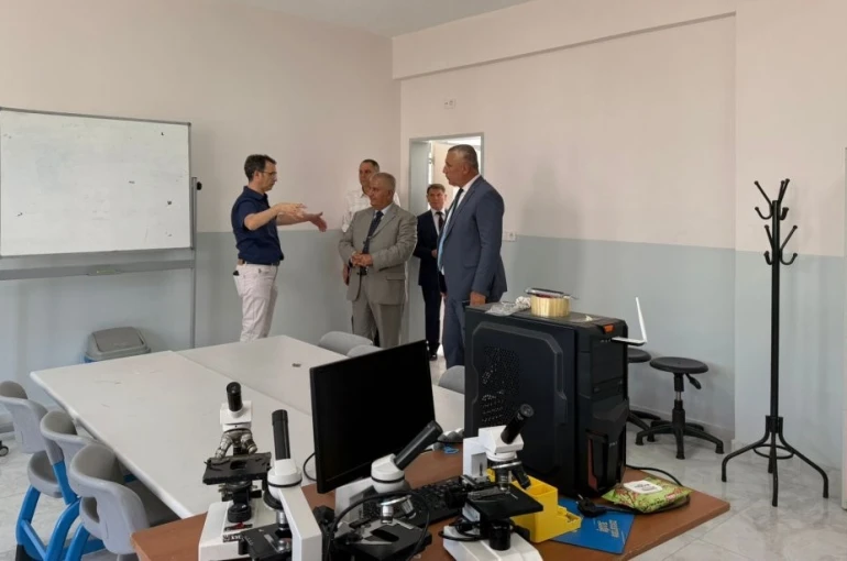 Balıkesir Milli Eğitim Müdürü Kal, Burhaniye’de okulları ziyaret etti 