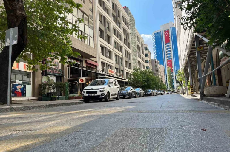 Balıkesir’deki deprem İzmir’de de hissedildi 