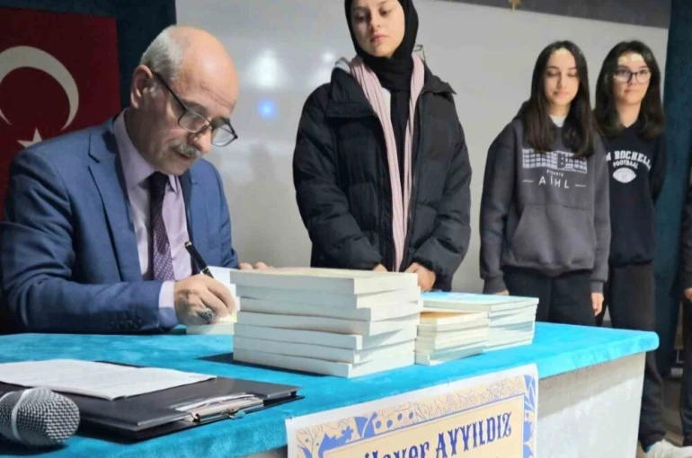 Balıkesirli öğretmen yazar Dilaver Ayyıldız’dan çocuklara şiir kitabı 