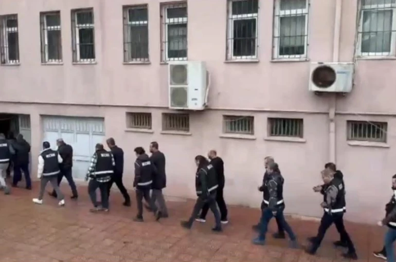 Bandırma merkezli rüşvet ve kişisel veri operasyonunda 7 tutuklama 