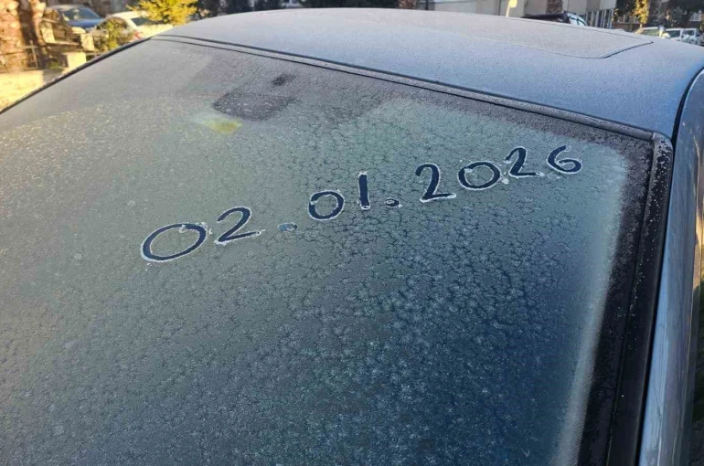 Bandırma’da dondurucu soğuk etkisini artırdı, sıcaklık -7 dereceye kadar düştü 