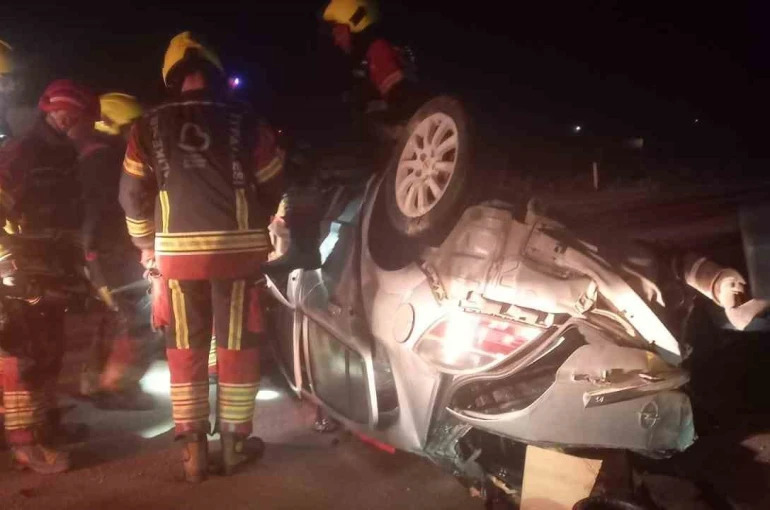 Bandırma’da takla atan araçta 2 kişi yaralandı 